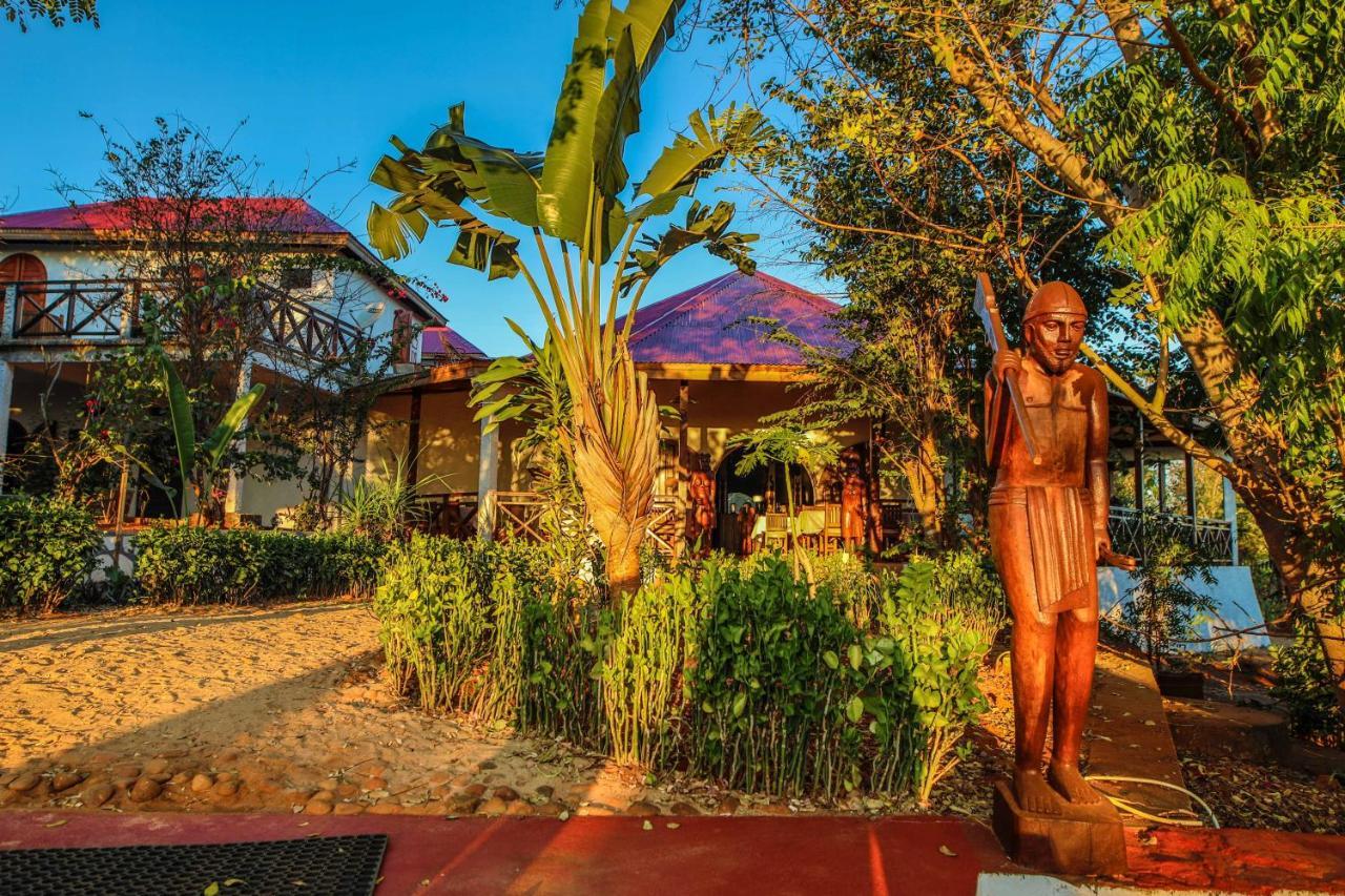 Olympe De Bemaraha Hotel Bekopaka Ngoại thất bức ảnh