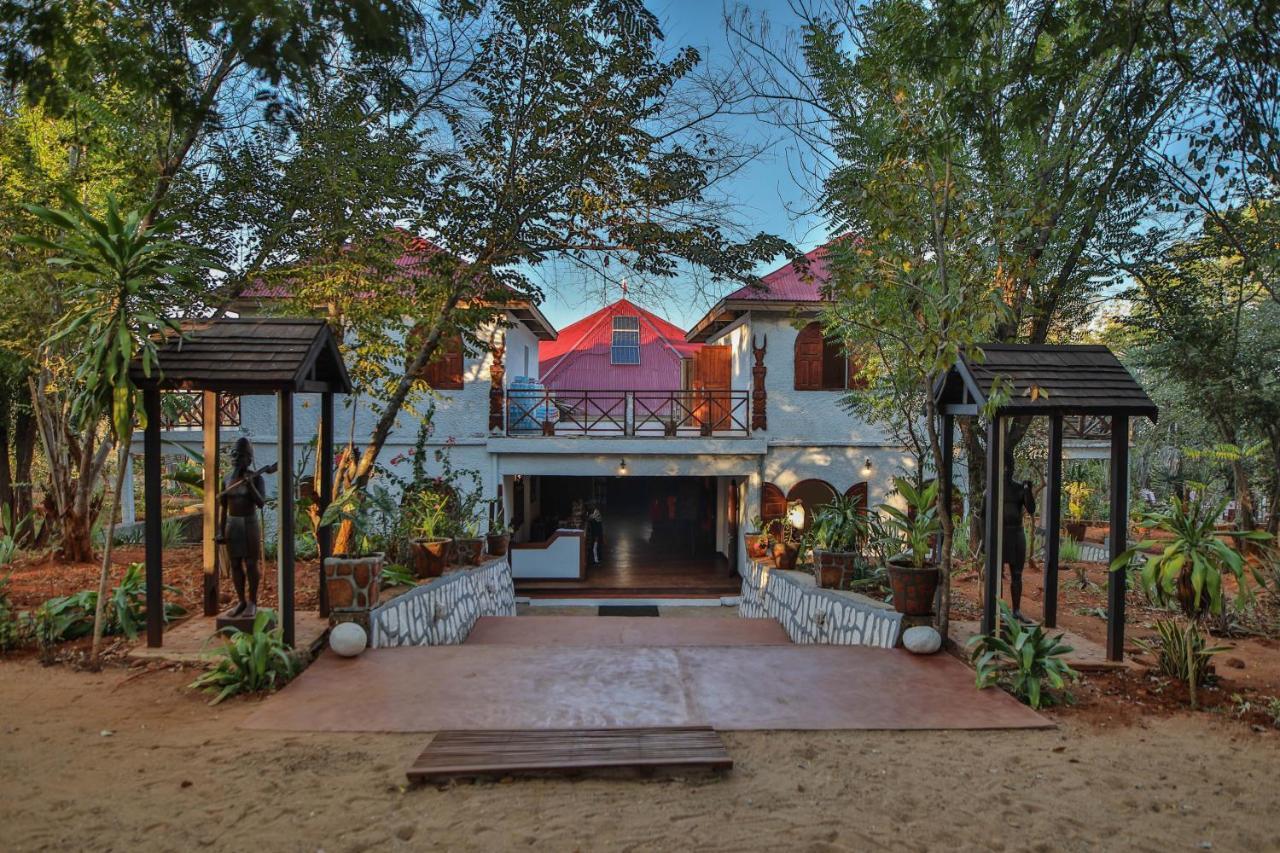 Olympe De Bemaraha Hotel Bekopaka Ngoại thất bức ảnh