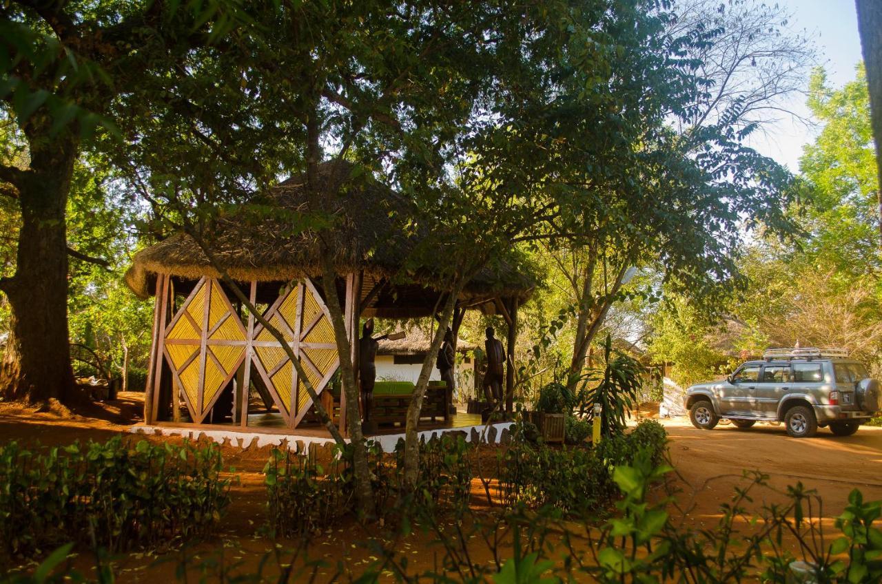 Olympe De Bemaraha Hotel Bekopaka Ngoại thất bức ảnh